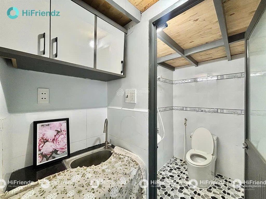 Duplex cửa sổ | đầy đủ nội thất | toà nhà lớn | cách vhu 5p đi xe