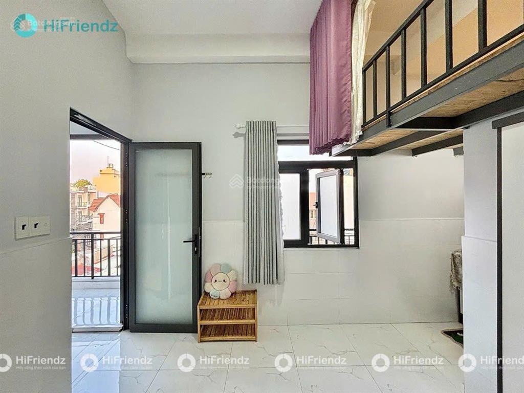 Duplex cửa sổ | đầy đủ nội thất | toà nhà lớn | cách vhu 5p đi xe