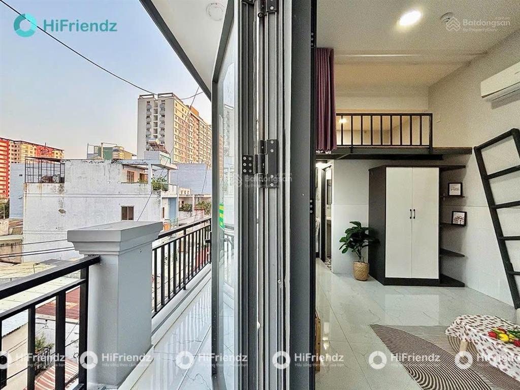 Duplex cửa sổ | đầy đủ nội thất | toà nhà lớn | cách vhu 5p đi xe