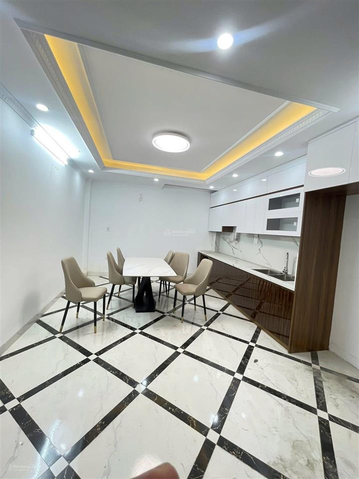 Bán gấp nhà 55m2*5t 30m ô tô tránh 5pn. giá chỉ 7 tỉ
