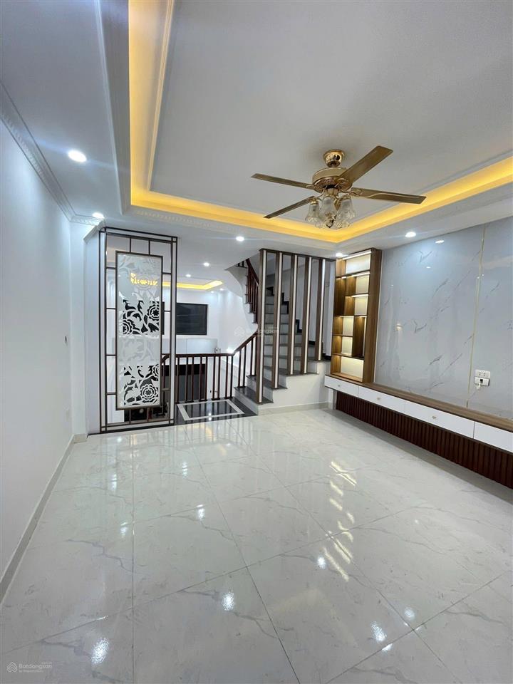 Bán gấp nhà 55m2*5t 30m ô tô tránh 5pn. giá chỉ 7 tỉ