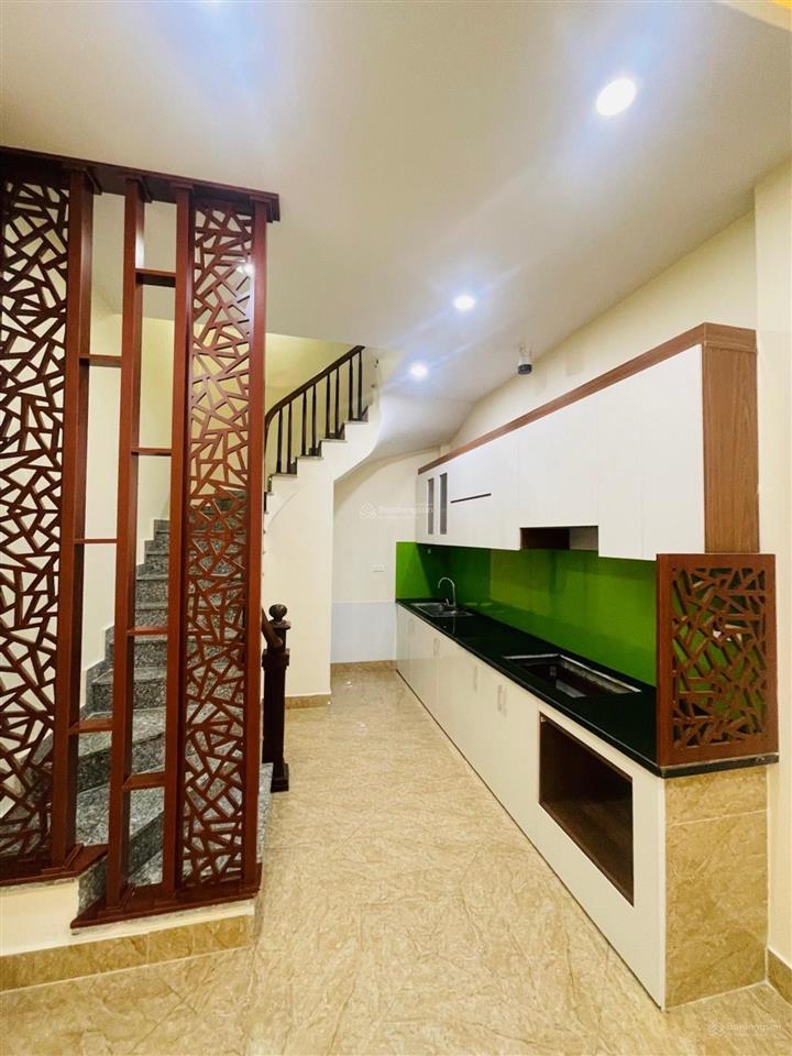 Bán nhà dân xây đẹp 6 tầng tại tứ hiệp  thanh trì. ô tô điện vf3 vào tận cửa. giá 6,8 tỷ
