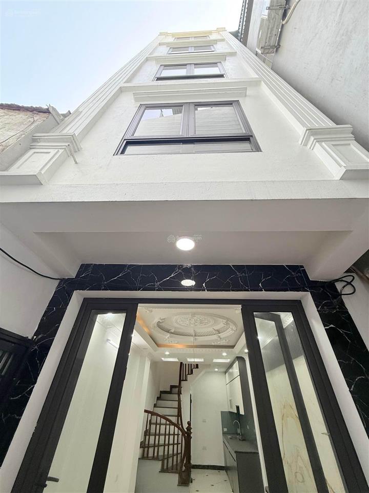 Bán nhà 5 tầng mới đẹp tt thanh trì  ở ngay  sổ đỏ  4 tỷ