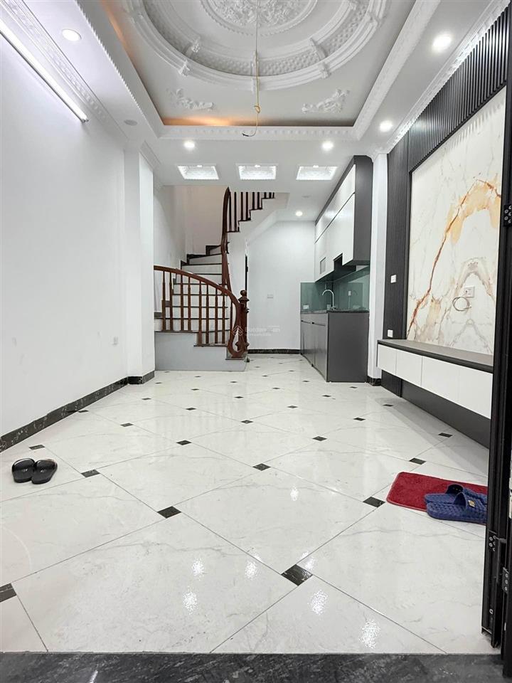 Bán nhà 5 tầng mới đẹp tt thanh trì  ở ngay  sổ đỏ  4 tỷ