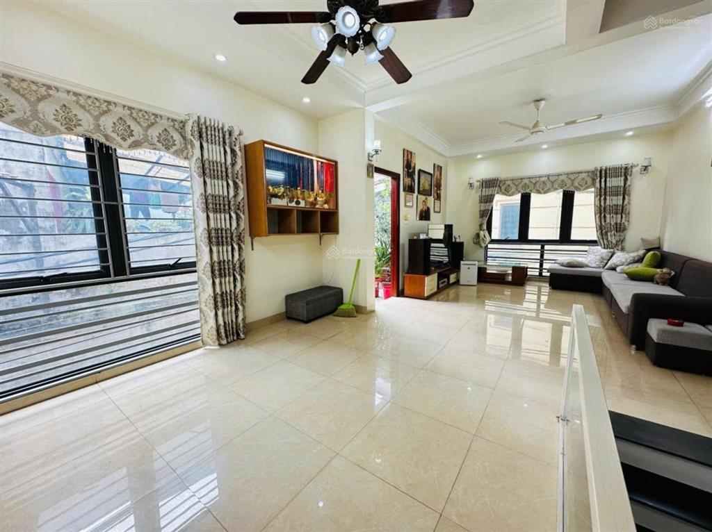 Bán nhà mặt phố thịnh liệt, hoàng mai, dt 68m2, 5 tầng, mặt tiền 8m, gara ô tô, giá 30 tỷ