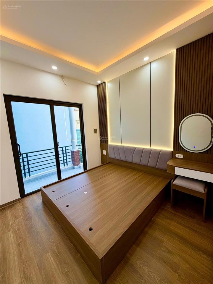Bán nhà vũ lăng thanh trì 40m 6 tầng thang máy ô tô đỗ cửa giá 7,8 tỷ