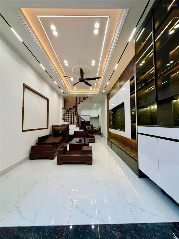 Bán nhà vũ lăng thanh trì 40m 6 tầng thang máy ô tô đỗ cửa giá 7,8 tỷ