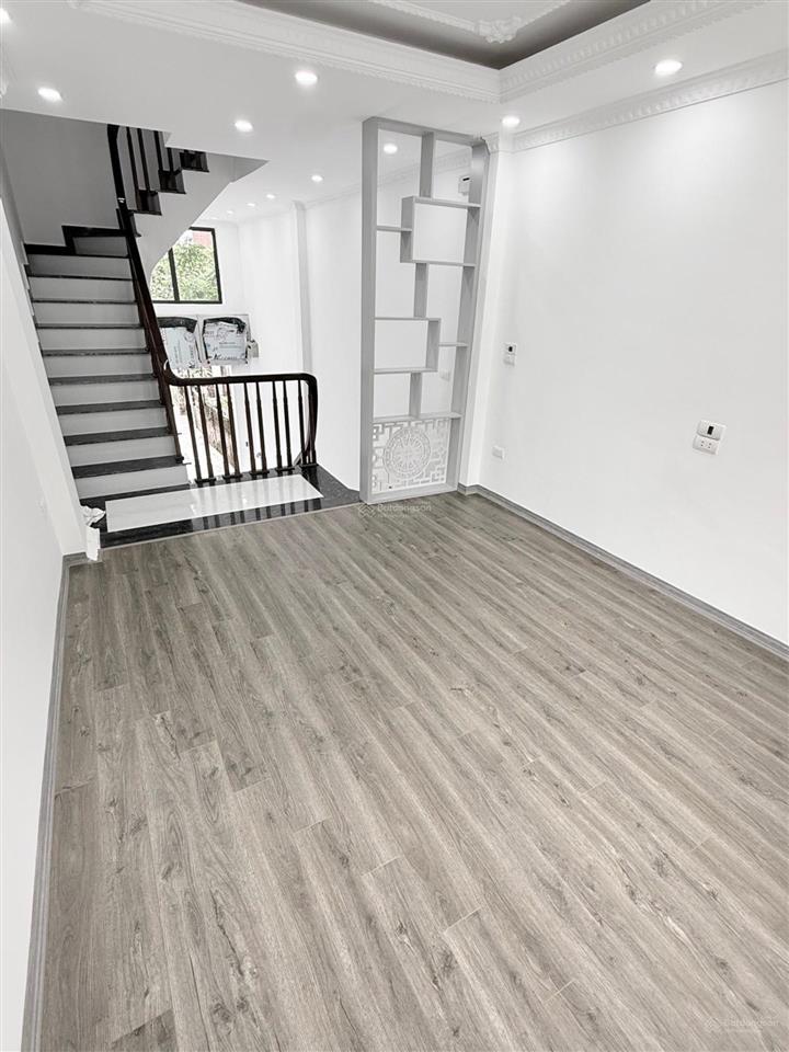 Bán nhà quỳnh đô thanh trì 5 tầng  4pn  ô tô đỗ cổng  sổ đỏ  giá nhỉnh 6 tỷ