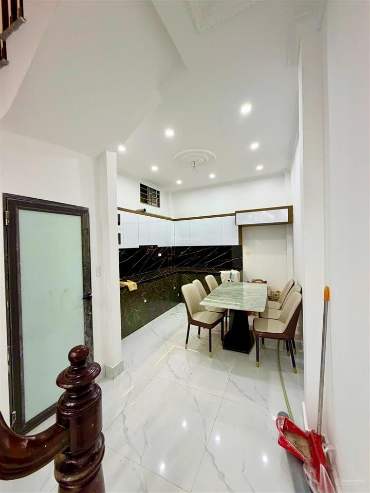 Bán nhà tứ hiệp, xã thanh trì 45m x 5 tầng 2 mặt thoáng nhà đẹp 7,8 tỷ