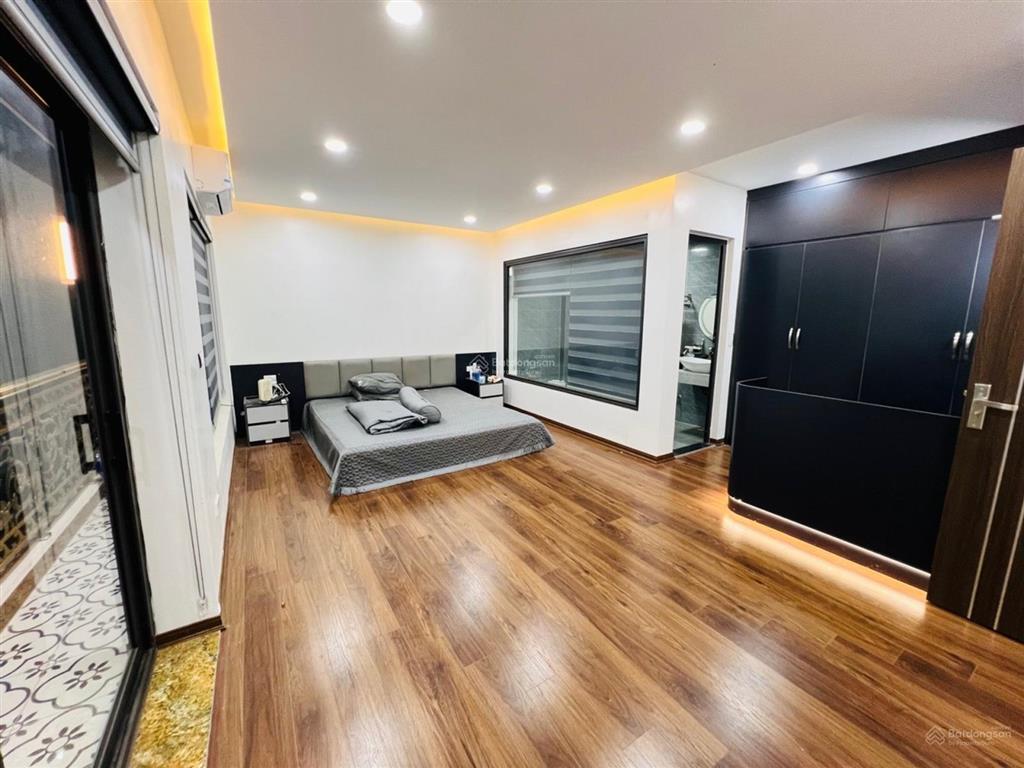 Nhà 6 tầng thang máy phân lô vỉa hè ô tô quỳnh đô, thanh trì gần linh đàm giá 11.. tỷ