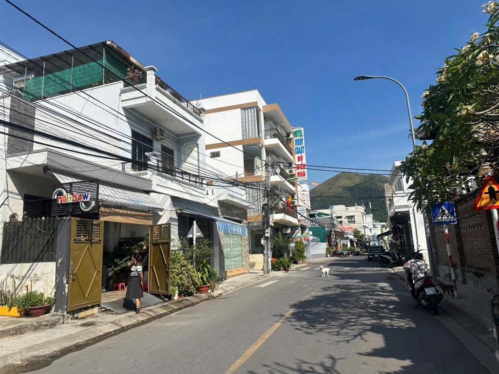 Bán lô mặt tiền đường phú đức,vĩnh hải nha trang,cách biển 500m