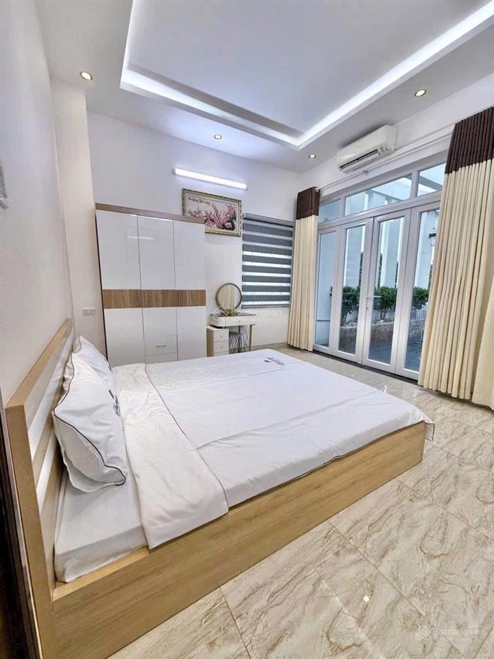 Bán nhà 4 tầng mặt tiền đường nguyễn thị minh khai  tp nha trang.
 nhà 4 tầng mặt tiền kinh doa