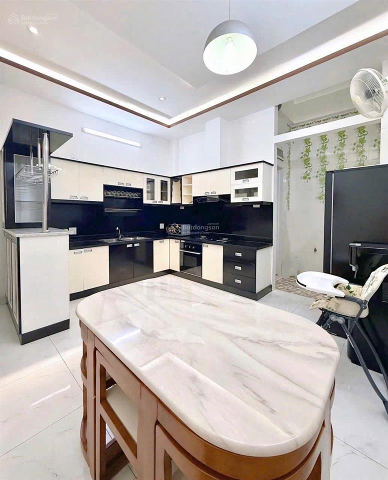 Bán nhà 4 tầng mặt tiền đường nguyễn thị minh khai  tp nha trang.
 nhà 4 tầng mặt tiền kinh doa