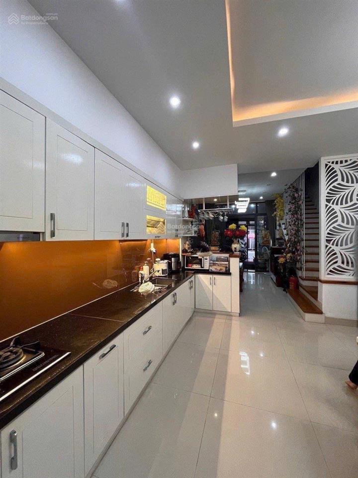 Nhà 3 tầng đường b3 (tạ xuân thu) khu đô thị vcn phước hải
 diện tích 90m2 ngang 4,5m hướng đông