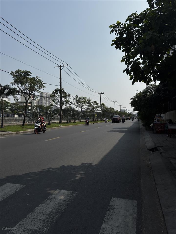 Bán nhà dt lớn 352m2 hẻm xe hơi 2 tầng 8 phòng kdc hiện hữu đ. bình đông. nhỉnh 17 tỷ