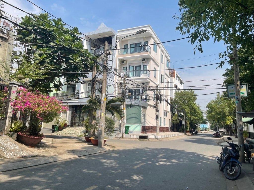 Bán gấp nhà trọ 10 phòng ngay kdc gia hoà  bình chánh  đường xe tải 10m  dt 152m²  nhỉnh 9 tỷ