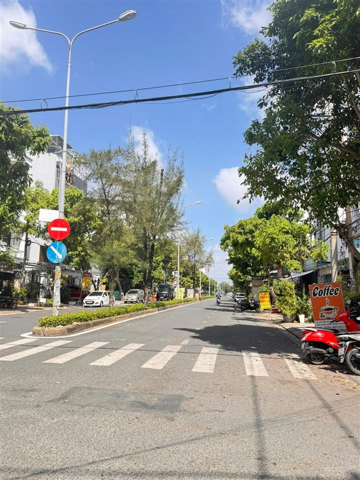 Bán nhà dt 5x20m kdc trung sơn 17 phòng dòng tiền 35tr/tháng giá nhỉnh 17 tỷ