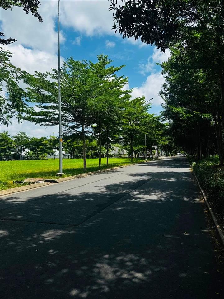 Nhà đẹp 5 tầng  nội thất cao cấp  khu dân cư greenlife 13c  dt 5x18m  đường 8m  7*** tỷ