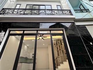 Nhà đẹp gần vin vĩnh quỳnh, 40m2, 5 tầng mt 5m giá nh 6,2tỷ hiếm!