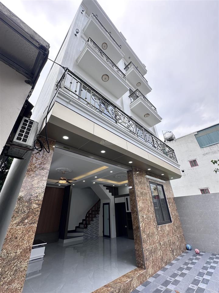 Cần tiền bán gấp! nhà đẹp đông mỹ, dt 62m, mặt tiền 7m. chỉ 6.4 tỷ. ô tô đỗ cửa.