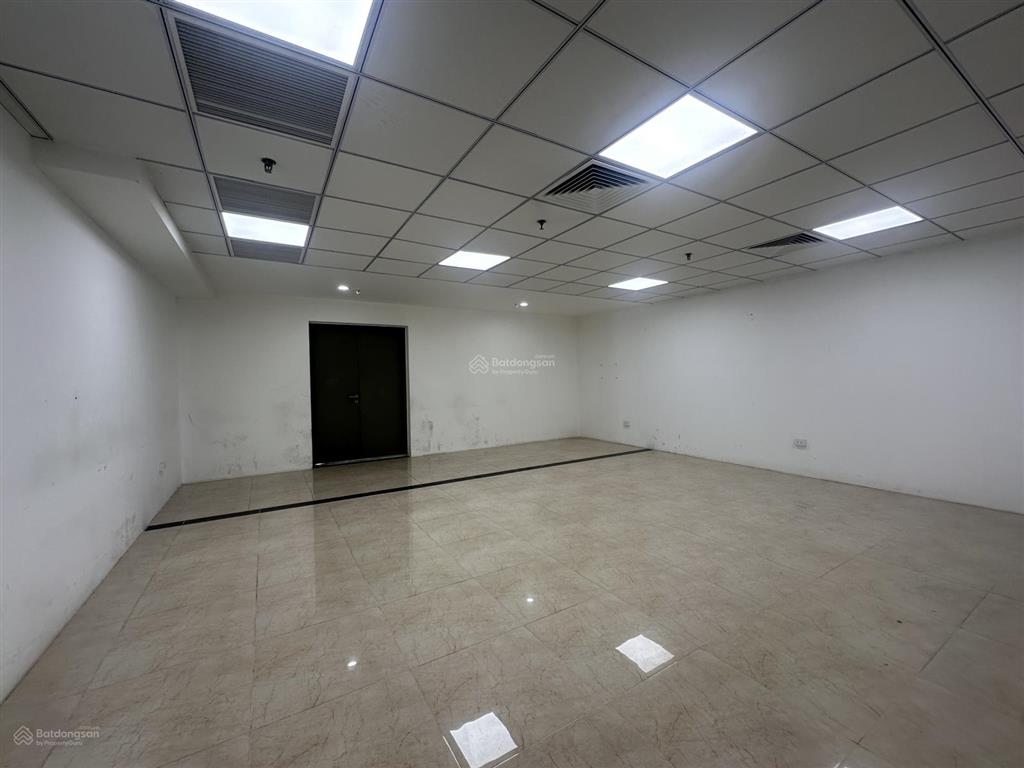 Chính chủ cần cho thuê văn phòng, giá 230.000đ/m2. tại geleximco giải phóng