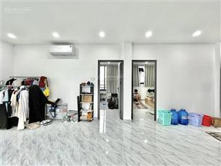 2 phòng ngủ cao cấp mới 100% full nội thất ngay sân bay