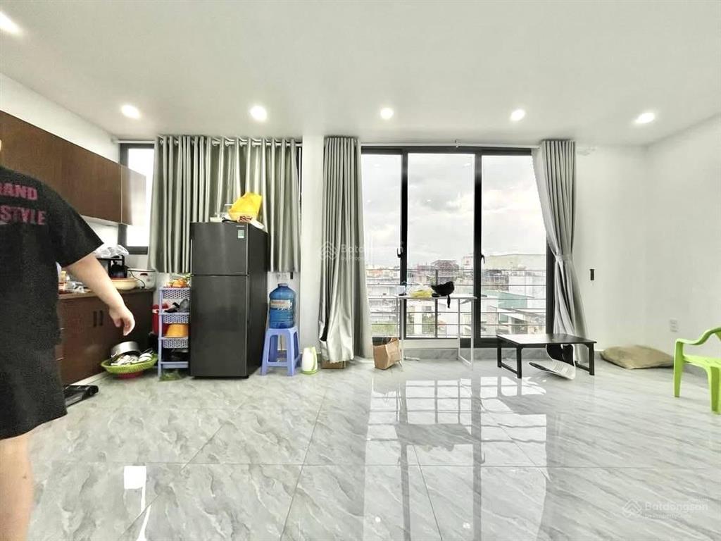 2 phòng ngủ cao cấp mới 100% full nội thất ngay sân bay