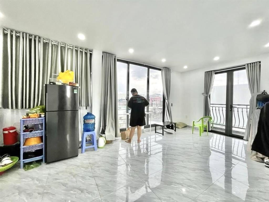 2 phòng ngủ cao cấp mới 100% full nội thất ngay sân bay