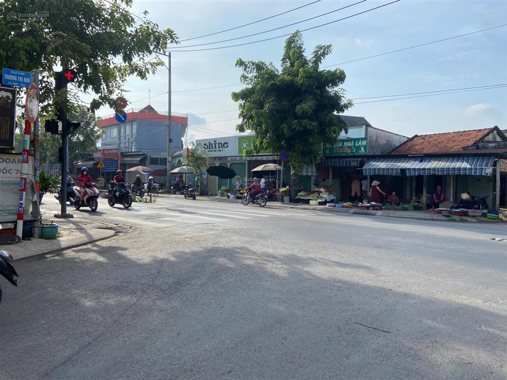 Bán chung 3 căn nhà cấp 4 liền kề nhau, mặt tiền kinh doanh đường nguyễn văn bứa