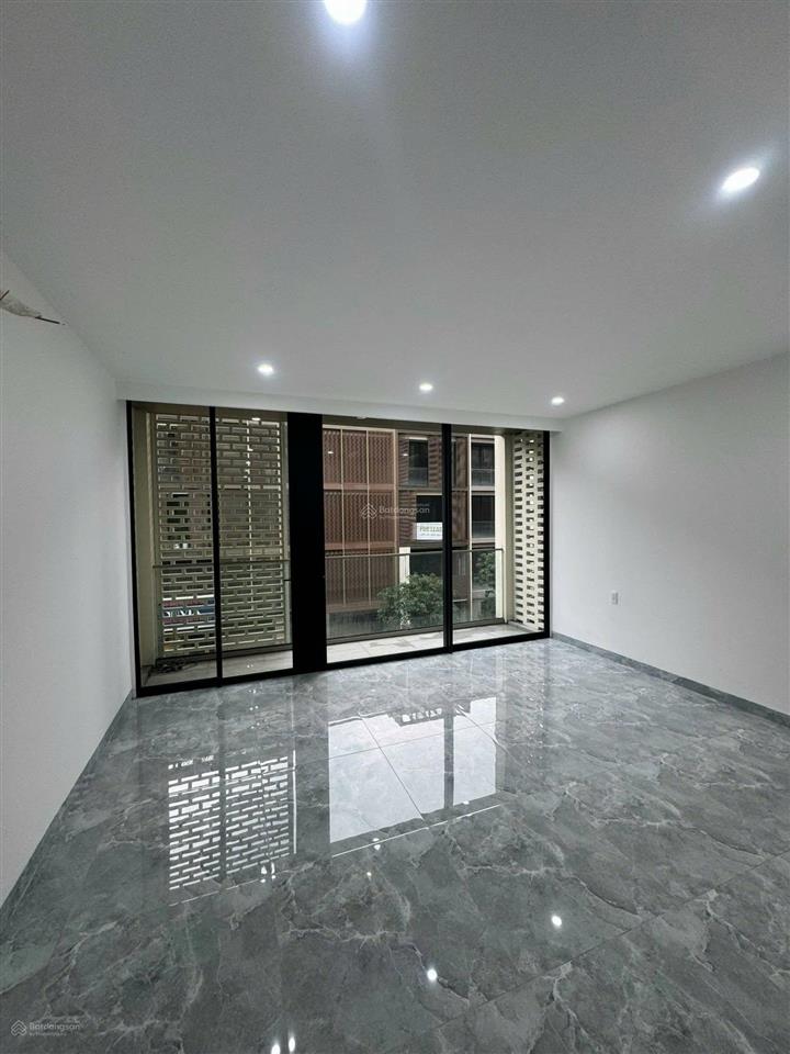Giá tốt  cho thuê nhà phố soho hoàn thiện nội thất cơ bản ngay trục đường wiyo complex