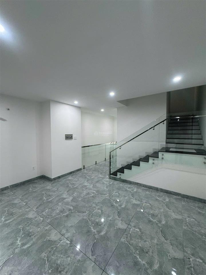 Giá tốt  cho thuê nhà phố soho hoàn thiện nội thất cơ bản ngay trục đường wiyo complex