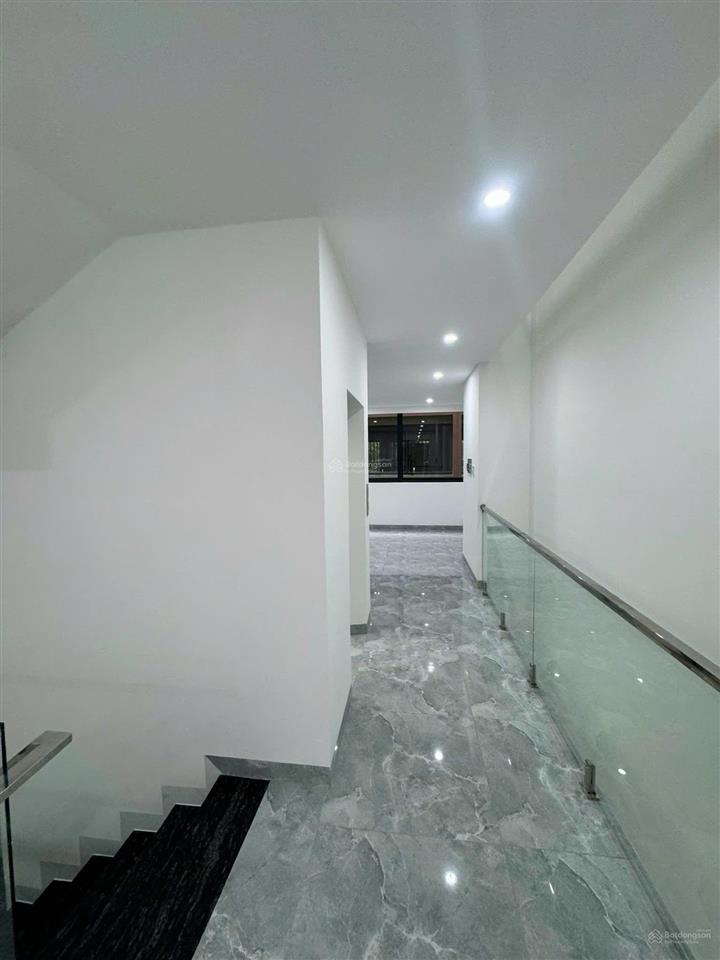 Giá tốt  cho thuê nhà phố soho hoàn thiện nội thất cơ bản ngay trục đường wiyo complex
