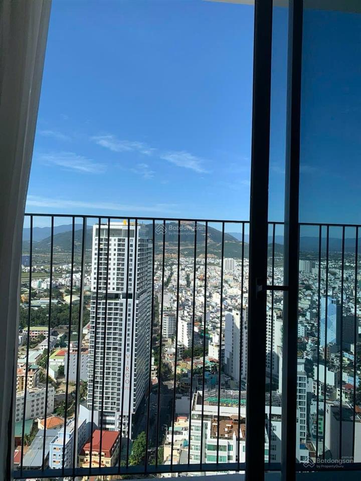 Bán căn studio panorama tầng cao view phố căn tầng 37