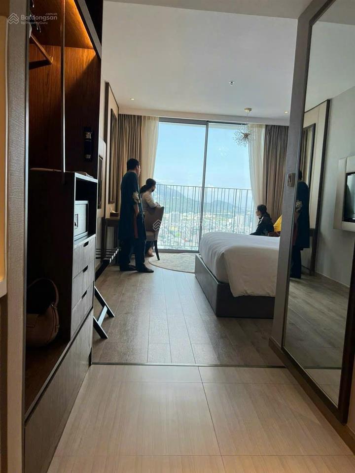 Bán căn studio panorama tầng cao view phố căn tầng 37