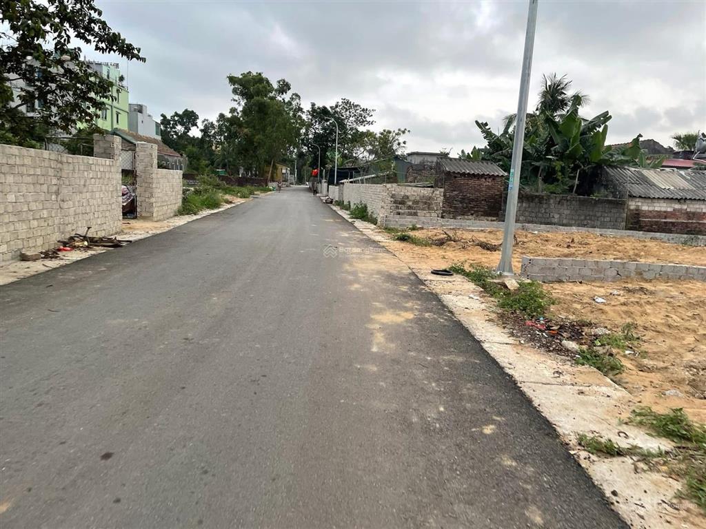 Bán lô đất biển hải hoà 2 mặt tiền mặt tiền đường gò cao . cách biển chỉ 100m