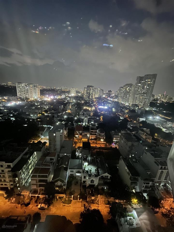 Căn 3pn view toàn cảnh tp, sổ hồng riêng, đầy đủ nội thất, tầng cao thoáng gió, mát mẻ