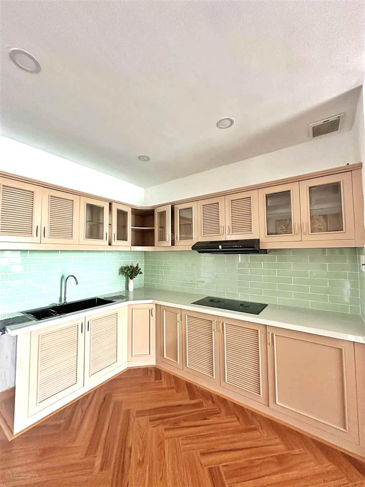 Bán căn hộ 3pn như hình, sổ hồng riêng, view thoáng mát,