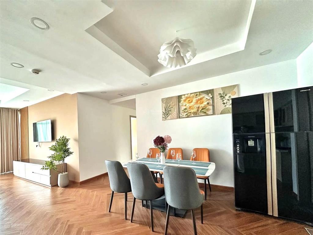 Bán căn hộ 3pn như hình, sổ hồng riêng, view thoáng mát,