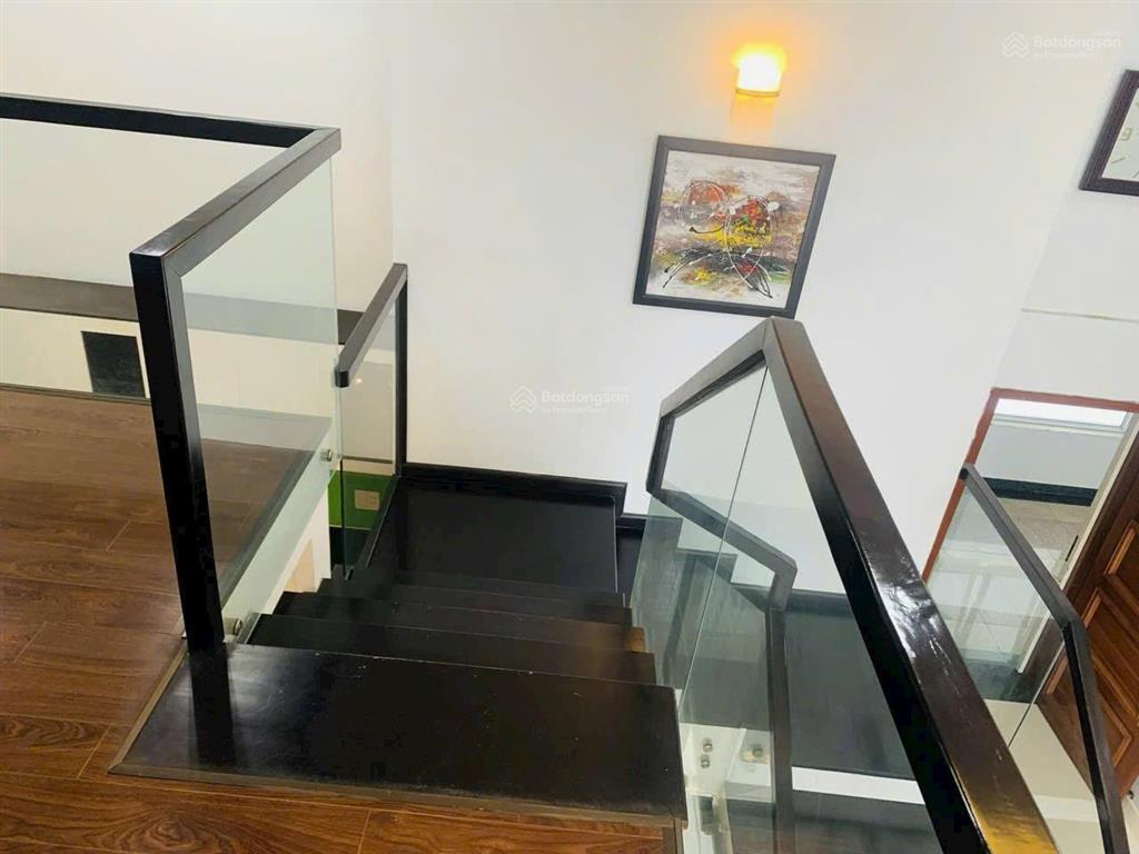 Cho thuê căn hộ duplex 230m25pn, rộng rãi trần cao thoáng mát, đầy đủ nội thất