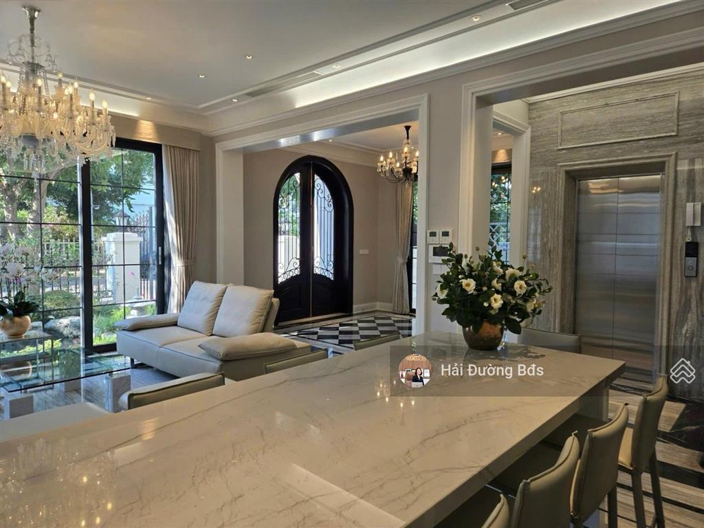 Hoa phượng 145m2, mặt tiền 14m, xây dựng trên 270m2, song lập không chung tường, nội thất âu 20 tỷ.