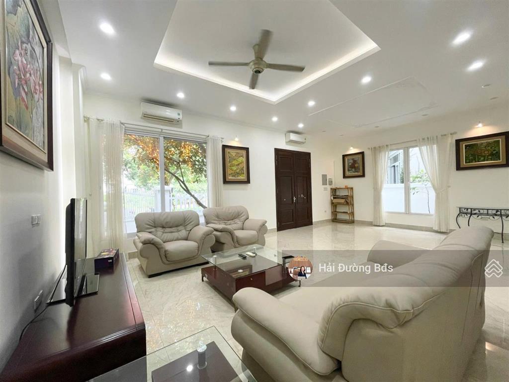 Tin chuẩn sl giá rẻ nhât trước cửa là công viên, xây dựng 290m, sân rộng thoáng giá thiện chí có tl