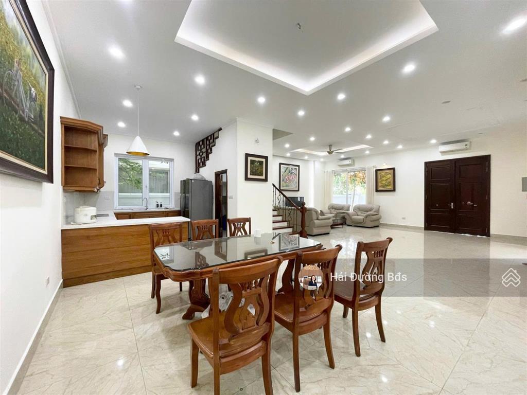 Tin chuẩn sl giá rẻ nhât trước cửa là công viên, xây dựng 290m, sân rộng thoáng giá thiện chí có tl