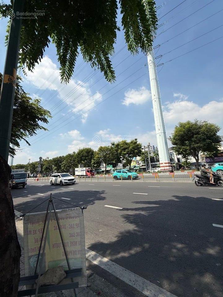 1 đời chủ mặt tiền lô góc phạm văn đồng  1.380m²  dòng tiền 230tr/tháng  270 tỷ