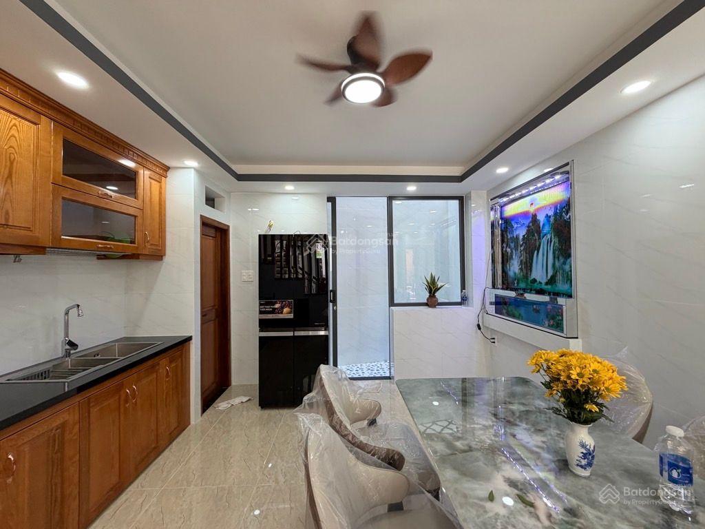 Nhà xây mới lê quang định  giáp bình thạnh  5pn khép kín  đường 10m  chỉ 10.3 tỷ 4 tầng