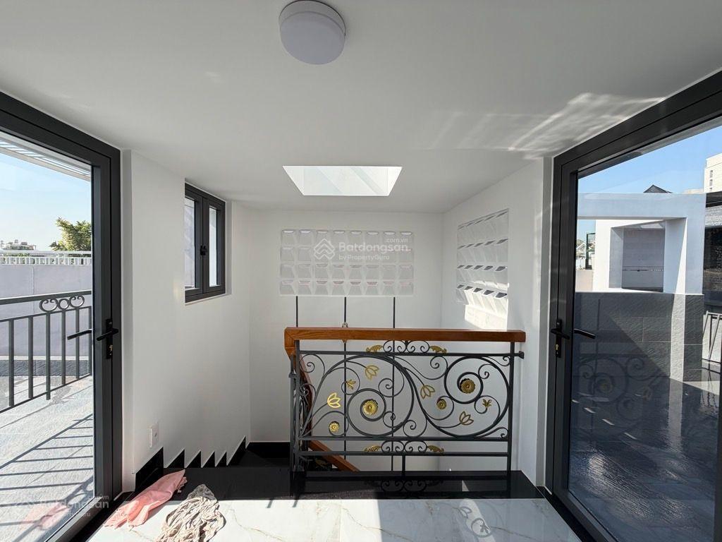 Nhà xây mới lê quang định  giáp bình thạnh  5pn khép kín  đường 10m  chỉ 10.3 tỷ 4 tầng