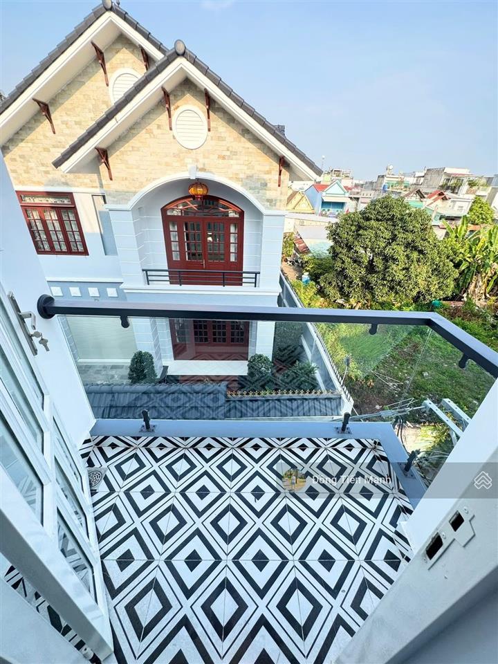 Nhà mới ở ngay  4x9  3 tầng  không ngập  ngay cầu phú xuân  nhỉnh 2 tỷ