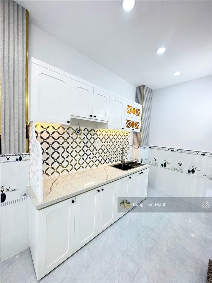 Nhà mới ở ngay  4x9  3 tầng  không ngập  ngay cầu phú xuân  nhỉnh 2 tỷ