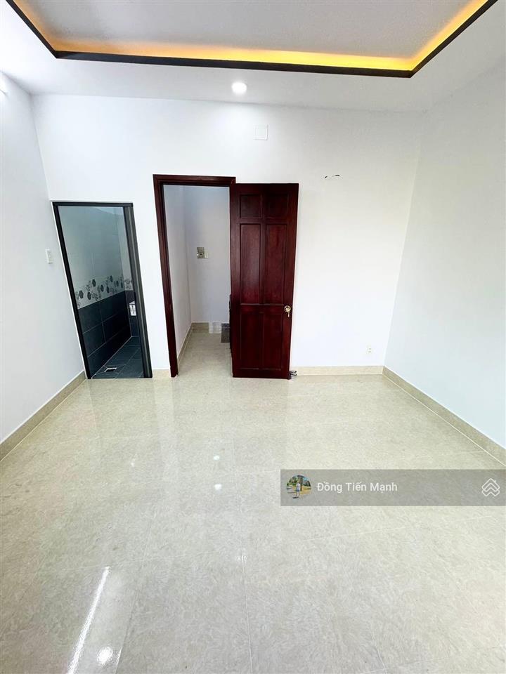 Nhà mới ở ngay  4x9  3 tầng  không ngập  ngay cầu phú xuân  nhỉnh 2 tỷ