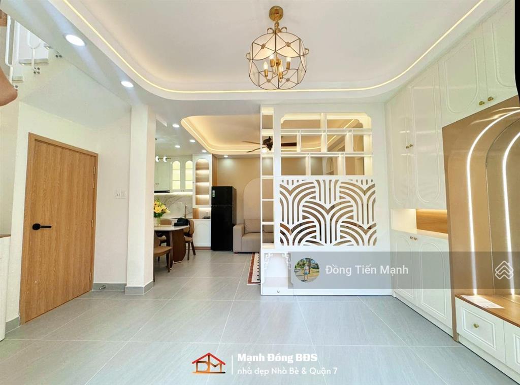 Nhà ngang 6m bề thế  phòng ngủ rộng  cách 50m ra mặt tiền  gần ubnd quận 7