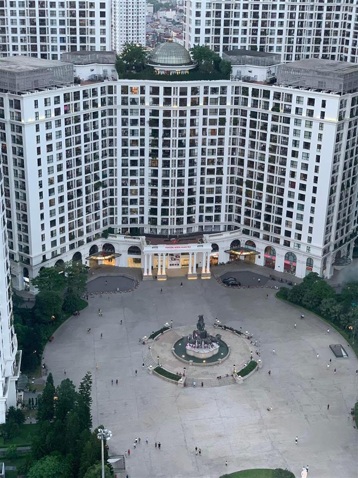 Bán căn 2 ngủ view quảng trường